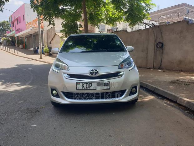 Toyota Ractis 2016 Silver