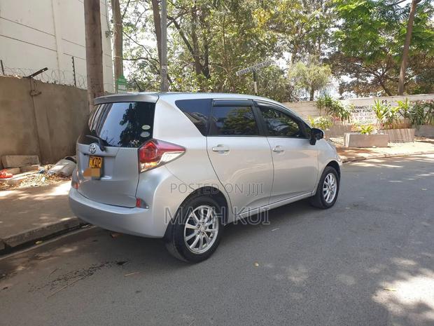 Toyota Ractis 2016 Silver