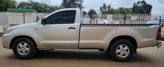 Toyota Hilux 2.5 D-4D SRX 2012 Silver