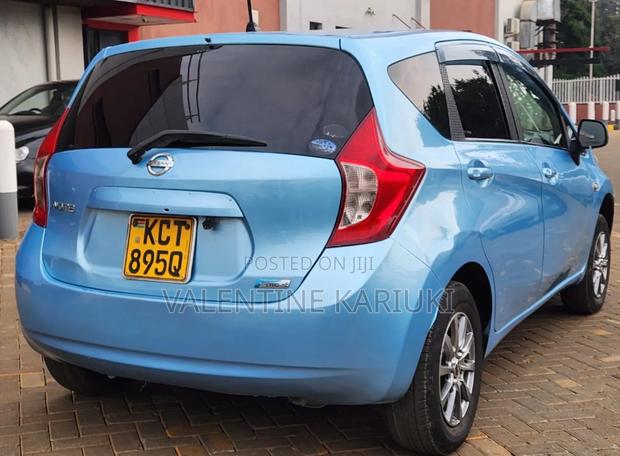Nissan Note 2011 Blue