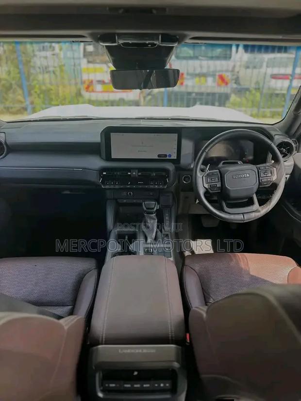 Toyota Land Cruiser Prado 2.4 Petrol 2024 White