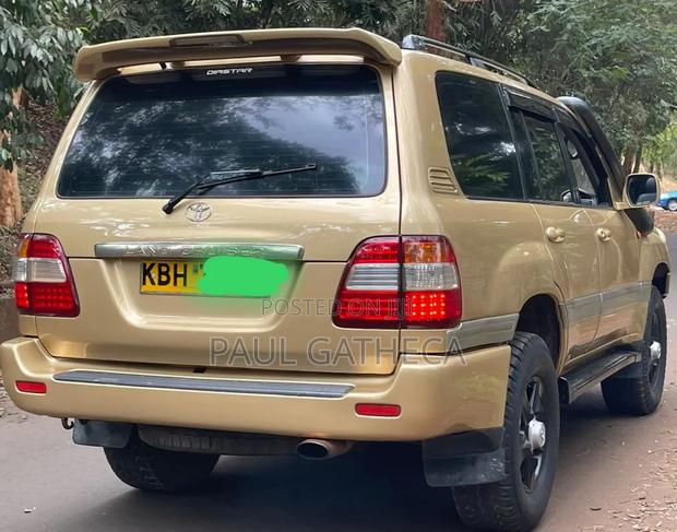 Toyota Land Cruiser Prado 2003 Gold