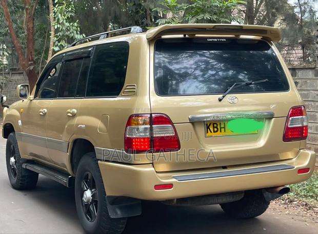 Toyota Land Cruiser Prado 2003 Gold