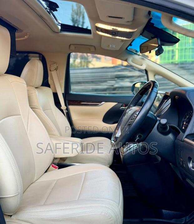 Toyota Alphard 2.5 Petrol FWD 2019 Silver