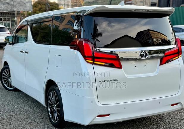 Toyota Alphard 2.5 Petrol FWD 2019 Silver