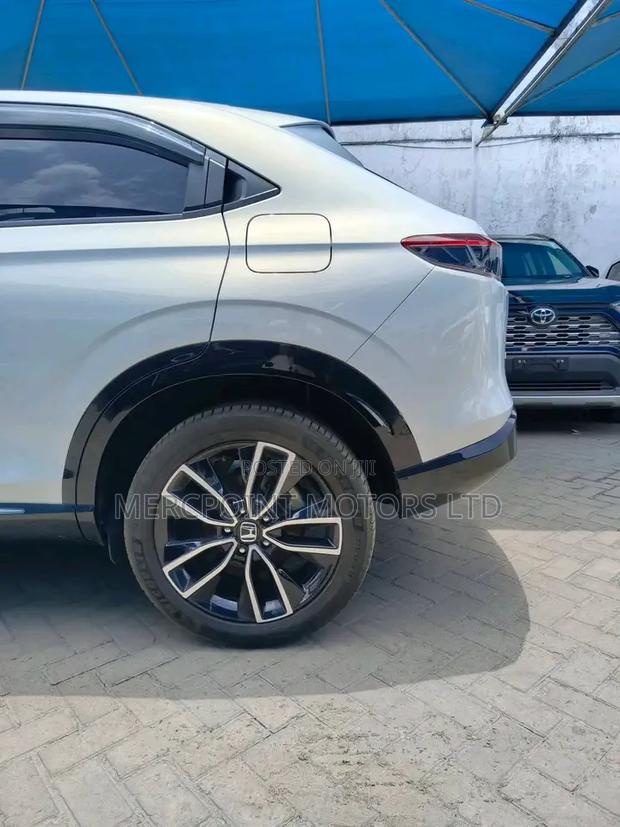 Honda Vezel 1.5 Hybrid 2WD 2021 Off white