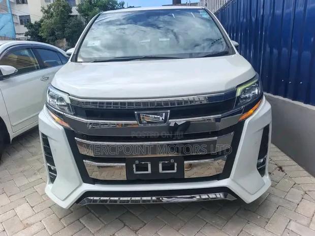 Toyota Noah 2020 Off white