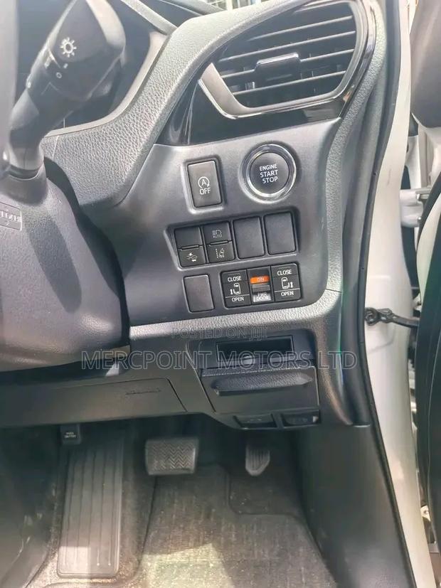 Toyota Noah 2020 Off white