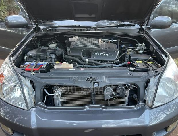 Toyota Land Cruiser Prado 2005 Gray