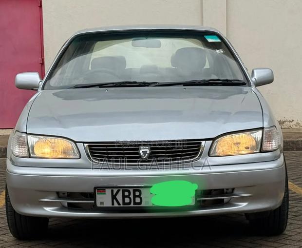 Toyota Corolla 1999 Silver