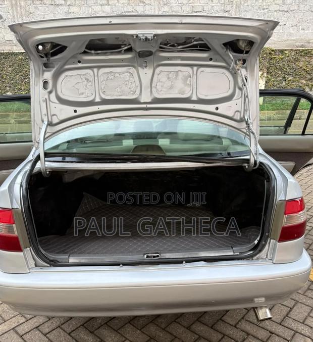 Toyota Corolla 1999 Silver