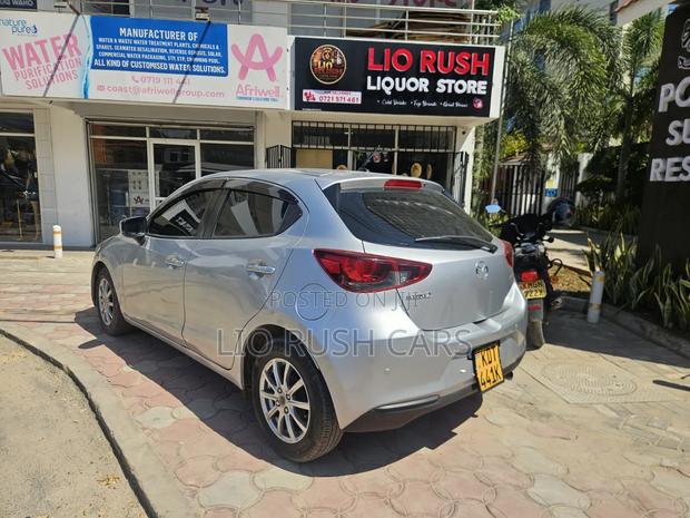 Mazda 2 2018 Silver