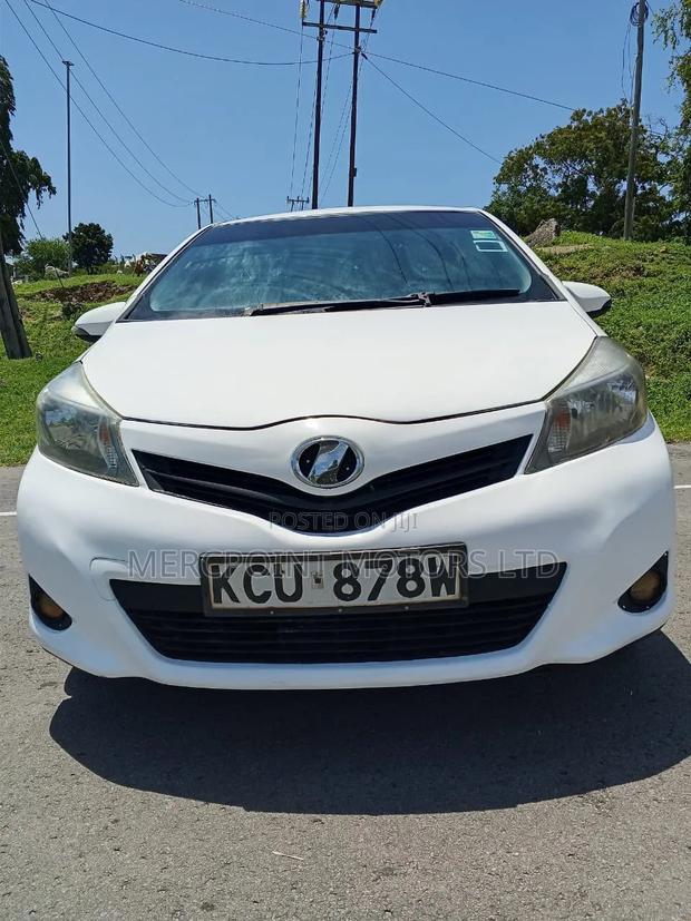 Toyota Vitz 2012 Pearl