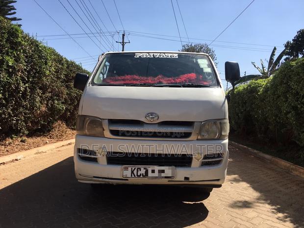 Toyota Grand HiAce G 3.0 Diesel Turbo 4WD 8-Seater 2002 White