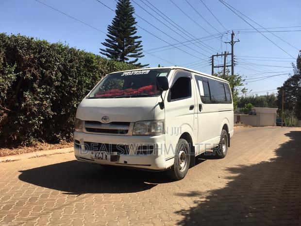 Toyota Grand HiAce G 3.0 Diesel Turbo 4WD 8-Seater 2002 White