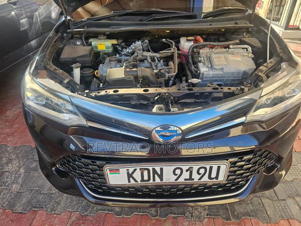 Toyota Corolla Fielder 1.5 Hybrid FWD 2016 Black
