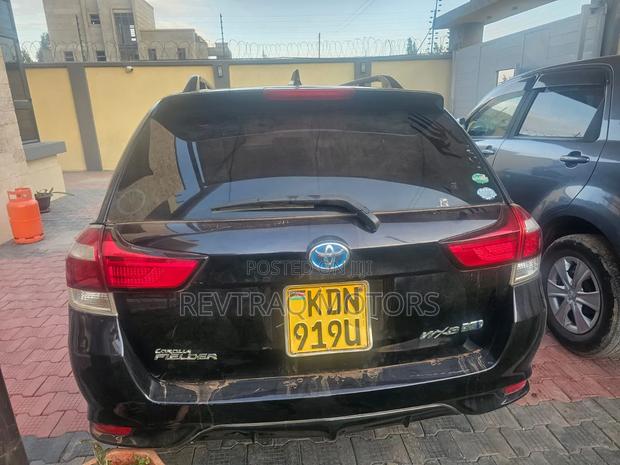 Toyota Corolla Fielder 1.5 Hybrid FWD 2016 Black