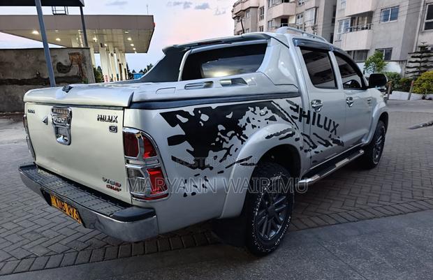 Toyota Hilux 3.0 D-4D 4x4 2013 Silver