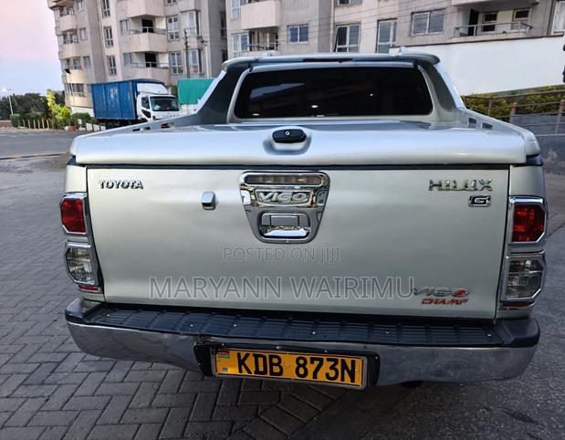 Toyota Hilux 3.0 D-4D 4x4 2013 Silver