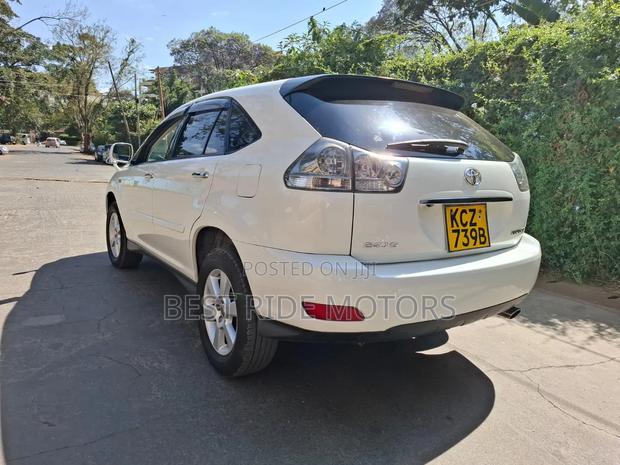 Toyota Harrier 2.4 2012 White