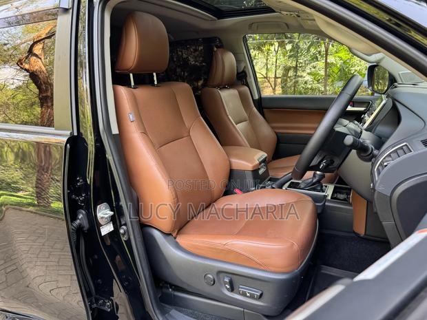 Toyota Land Cruiser Prado 2022 Black
