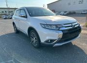 Mitsubishi Outlander 2018 Off white for sale
