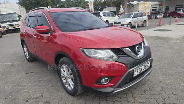Nissan X-Trail 2.0 Petrol AWD 2015 Red