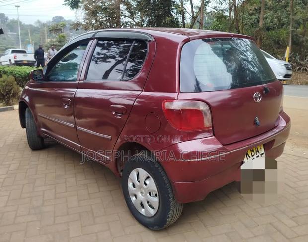 Toyota Vitz 2001 Maroon