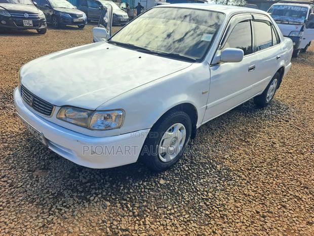 Toyota Corolla 2000 Red