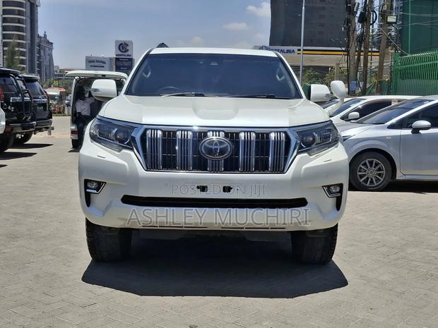Toyota Land Cruiser Prado 2017 White