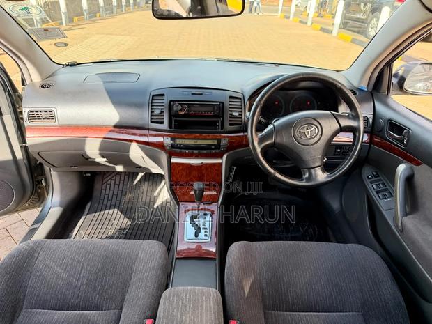 Toyota Premio 1.8 FWD 2010 Silver