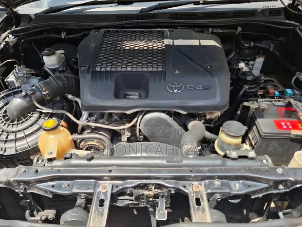 Toyota Hilux 2012 Black