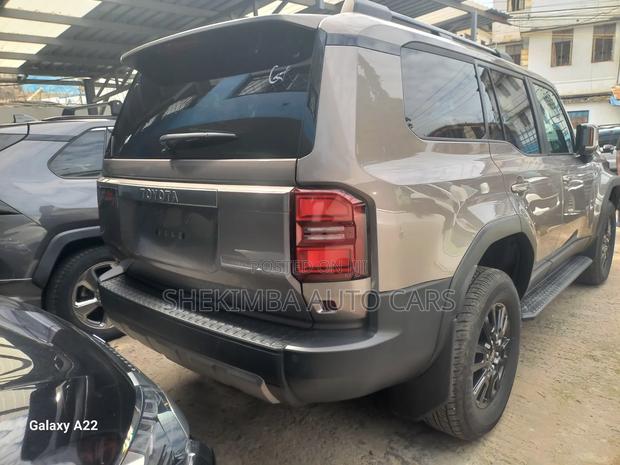 New Toyota Land Cruiser Prado 2.7 2024 Gray