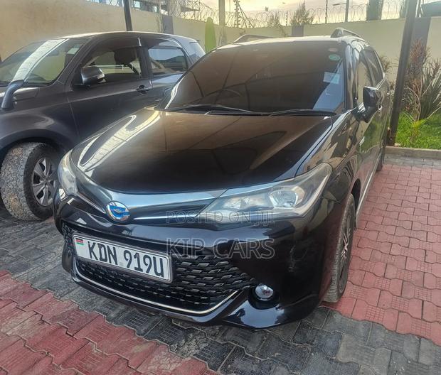 Toyota Corolla Fielder 1.5 Hybrid FWD 2016 Purple