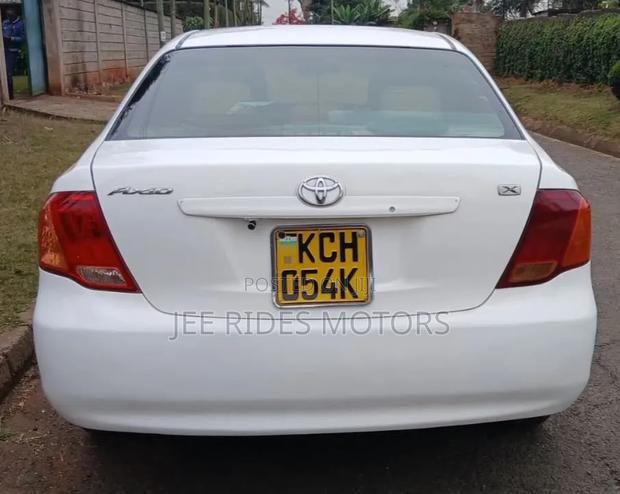 Toyota Axio 2009 Off white