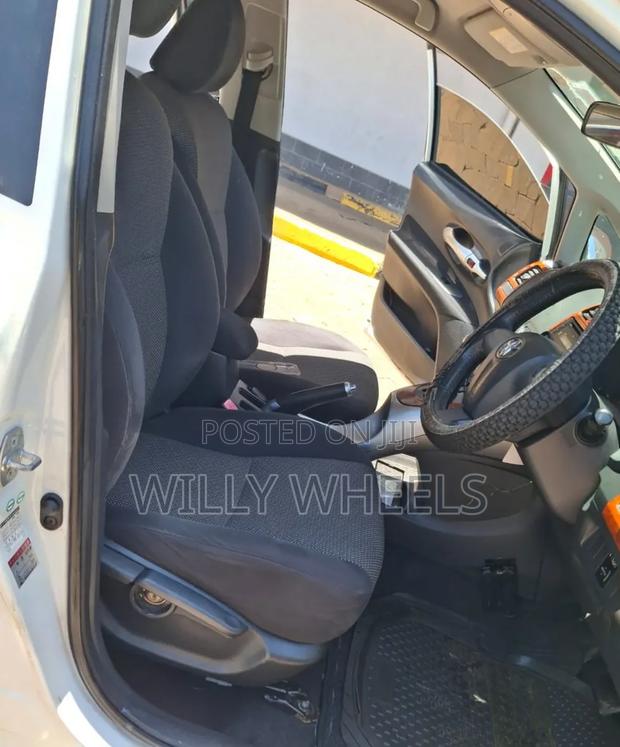 Toyota Auris 2012 White