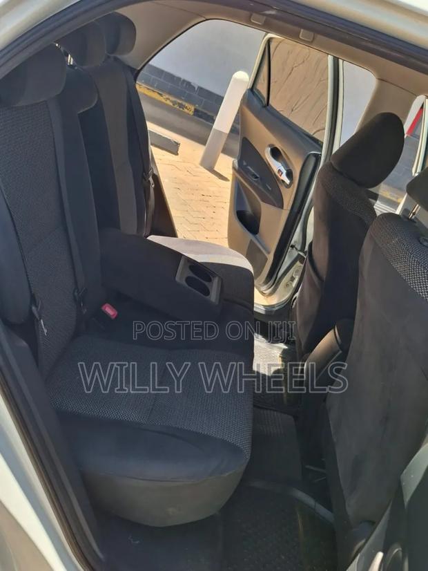 Toyota Auris 2012 White