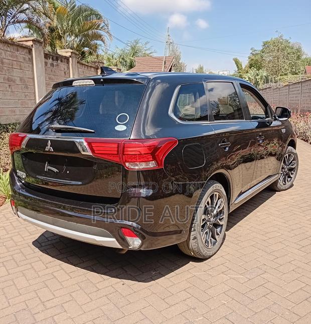 Mitsubishi Outlander 2.0 PHEV AWD 2015 Black