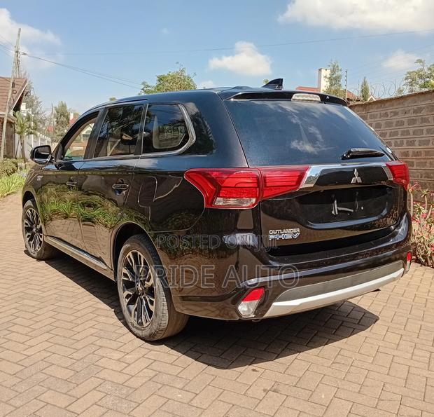 Mitsubishi Outlander 2.0 PHEV AWD 2015 Black