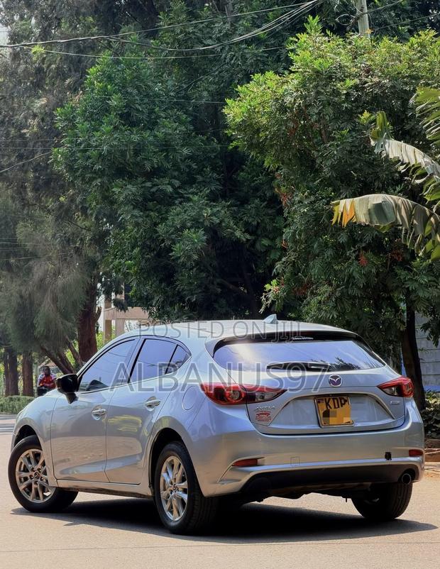 Mazda Axela 2017 Silver
