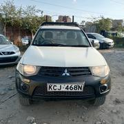 Mitsubishi L200 Club Cab 2.5 180hp 4WD 2015 White for sale