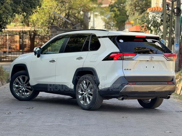 Toyota RAV4 2019 Pearl