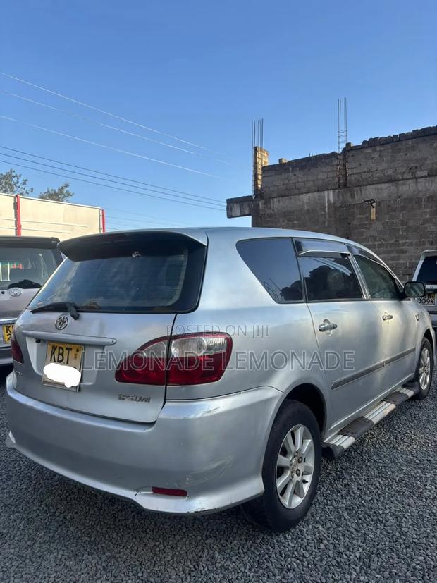 Toyota Ipsum 2005 Silver