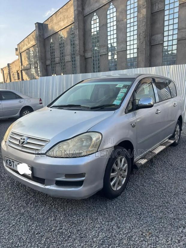 Toyota Ipsum 2005 Silver