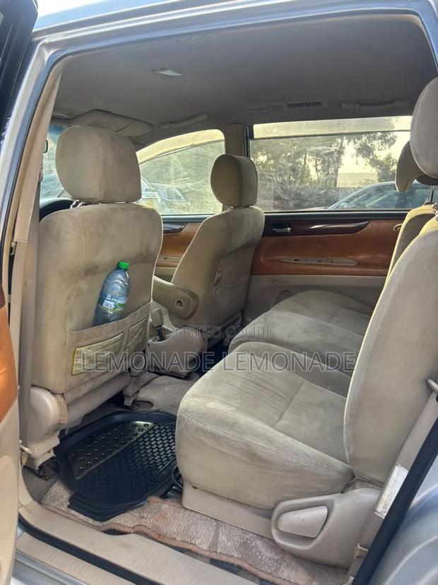 Toyota Ipsum 2005 Silver