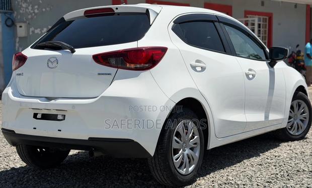Mazda 2 2019 White