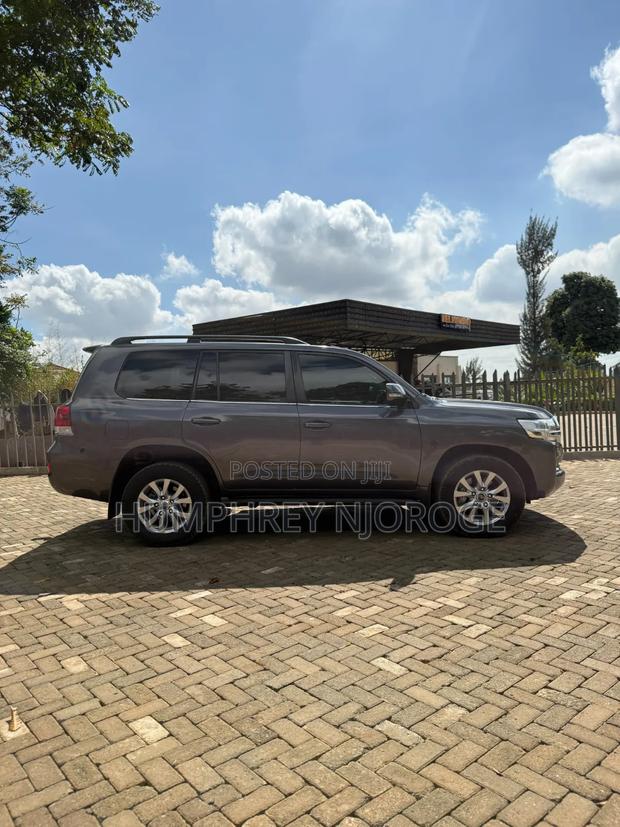 Toyota Land Cruiser 4.5 V8 TD 2020 Gray