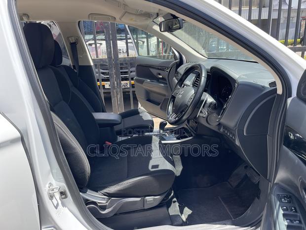 Mitsubishi Outlander LE S-AWC 2020 White