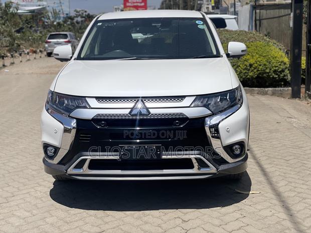 Mitsubishi Outlander LE S-AWC 2020 White