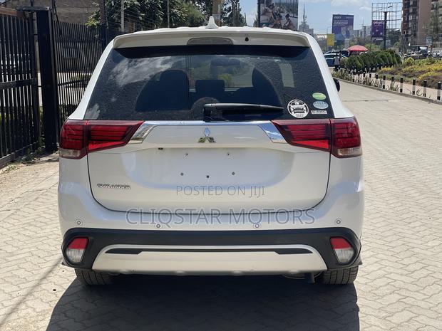 Mitsubishi Outlander LE S-AWC 2020 White